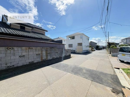 ���̑����n�@�O�ʓ��H��6.1���I�z����ǍD�ȗ��n�ł��B
�Ԍɓ��ꂪ���ȕ������S�ł��ˁB