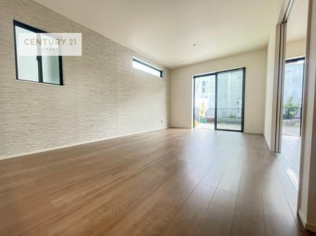 ���r���O�@�傫�ȑ����炽���Ղ�̗z���������閾�邢���r���O�B�J�����̂��郊�r���O�ŉƑ��c���̂��났�̎��Ԃ��߂����܂��I