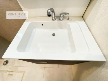 ���ʑ�E���ʏ��@�[�����ʑ�{�E���́A�������˂ɂ����̂ł�����ꂪ�y�X�I���������ۂĂ܂��I
�L���C�Ȑ��ʏ��Ŏ��������̃��`�x�[�V�������オ��܂��ˁI