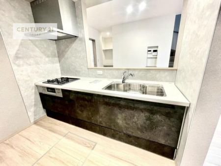 �L�b�`���@��l�C�̑Ζʎ��V�X�e���L�b�`�����̗p���Ă��܂��I���Ƒ��̃R�~���j�P�[�V���������R�Ƒ�����݌v�ł��B
���q�l�ɂ��ڂ��͂��̂Ŋ������ł��ˁB���[�͂�����܂��I
