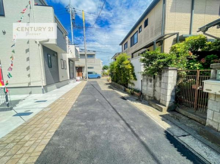 ���̑����n�@�O�ʓ��H��1.8m�B�z����ǍD�ȗ��n�ł��B
