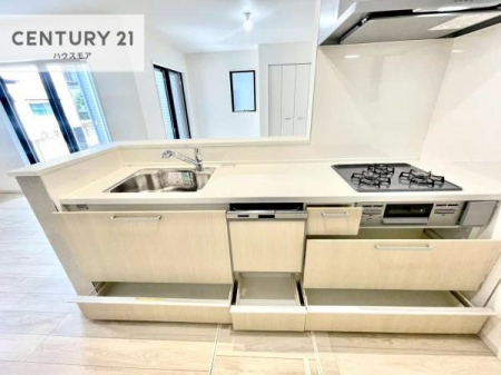 �L�b�`���@���[�X�y�[�X���[�����Ă���A�L�b�`���܂�����������ƕۂ��Ȃ���A�L�X�Ƃ��������X�y�[�X���m�ہB���K�ȍ�Ɗ��ŁA�����̂����������X���[�Y�ɂ͂��ǂ�܂��B