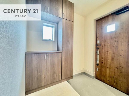 ���ց@�V���[�Y�{�b�N�X�t���Ȃ̂ŁA���ւ��Еt�����|�������₷���ł��I
�X�b�L���������ւŌ˂��J�����u�ԁA�������̂���S�n������Ԃ��o�}���Ă���܂��B