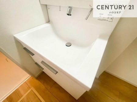 ���ʑ�E���ʏ��@�[�����ʑ�{�E���́A�������˂ɂ����̂ł�����ꂪ�y�X�I���������ۂĂ܂��I
�L���C�Ȑ��ʏ��Ŏ��������̃��`�x�[�V�������オ��܂��ˁI
