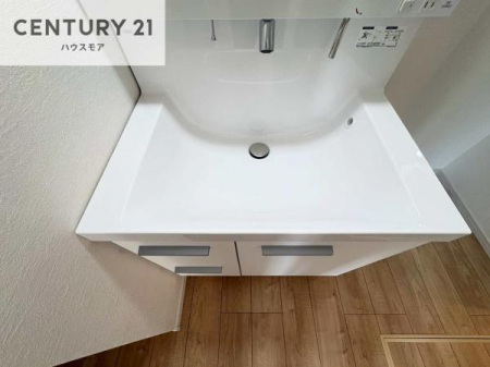 ���ʑ�E���ʏ��@�[�����ʑ�{�E���́A�������˂ɂ����̂ł�����ꂪ�y�X�I���������ۂĂ܂��I
�L���C�Ȑ��ʏ��Ŏ��������̃��`�x�[�V�������オ��܂��ˁI