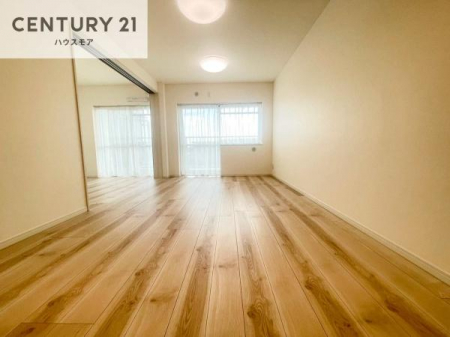 ���r���O�@�D�����z���܂肪���r���O����ł���ċ��S�n�̗ǂ���Ԃ����o���Ă���܂��I
���났�̎��Ԃ��߂����܂��I
