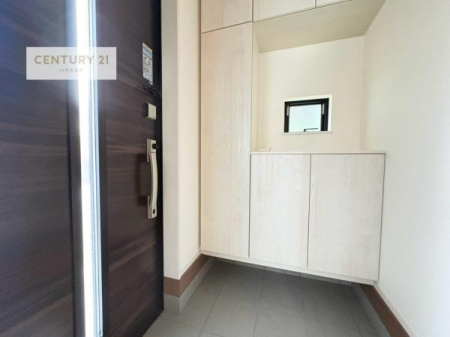 ���ց@�V���[�Y�{�b�N�X�t���Ȃ̂ŁA���ւ��Еt�����|�������₷���ł��I
�X�b�L���������ւŌ˂��J�����u�ԁA�������̂���S�n������Ԃ��o�}���Ă���܂��B