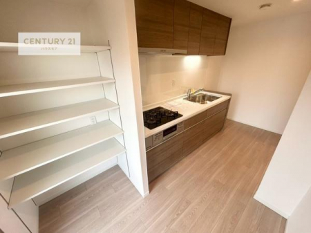 �L�b�`���@��Ƃ肠�钲���X�y�[�X�ō�Ƃ����₷�����K�ȃL�b�`���ł��I
���q�l�ƈꏏ�ɂ��َq������y���߂�L�X�X�y�[�X�ł��B�y�����������ԂɂȂ肻���ł��ˁI