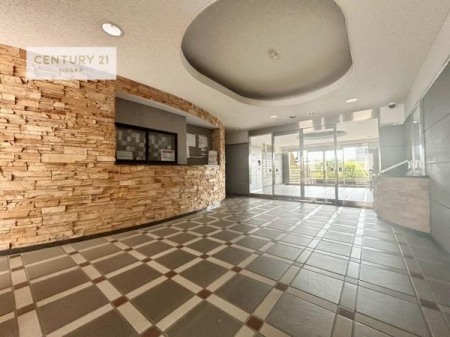 ���r�[�@���r�[�͖��邭�J���������ς��ł��B����������������āA�o�}���Ă���܂��B
