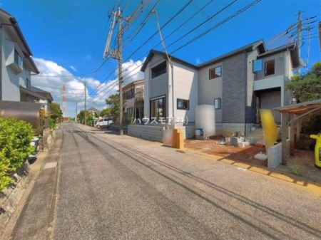 ���̑����n�@�O�ʓ��H6���I�z����ǍD�ȗ��n�ł��B
�Ԍɓ��ꂪ���ȕ������S�ł��ˁB