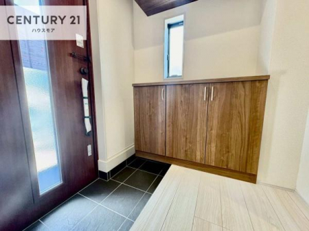 ���ց@�V���[�Y�{�b�N�X�t���B���ւ��Еt�����|�������₷���ł��I
�X�b�L���������ւŌ˂��J�����u�ԁA�������̂���S�n������Ԃ��o�}���Ă���܂��B