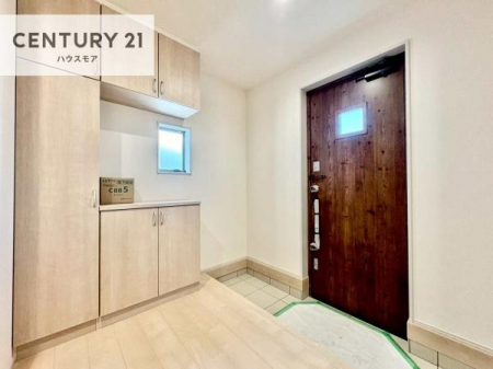 ���ց@�V���[�Y�{�b�N�X�t���Ȃ̂ŁA���ւ��Еt�����|�������₷���ł��I
�X�b�L���������ւŌ˂��J�����u�ԁA�������̂���S�n������Ԃ��o�}���Ă���܂��B