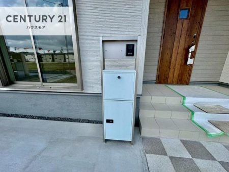 ���̑����n�@��z�{�b�N�X���������Ă��邽�߁A�s�ݎ��ł��ו��̎󂯎�肪�\�B
�Ĕz�B�̎�Ԃ��Ȃ��A�Z���������ł��X�g���X�Ȃ����p�ł��܂��B