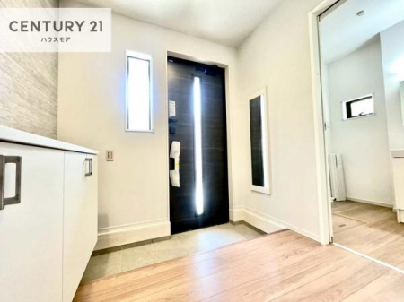 ���ց@�V���[�Y�{�b�N�X�t���B���ւ��Еt�����|�������₷���ł��I
�X�b�L���������ւŌ˂��J�����u�ԁA�������̂���S�n������Ԃ��o�}���Ă���܂��B