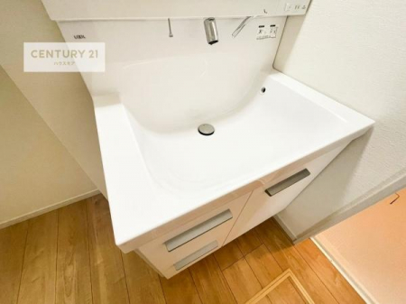 ���ʑ�E���ʏ��@�[�����ʑ�{�E���́A�������˂ɂ����̂ł�����ꂪ�y�X�I���������ۂĂ܂��I
�L���C�Ȑ��ʏ��Ŏ��������̃��`�x�[�V�������オ��܂��ˁI