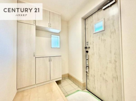 ���ց@�V���[�Y�{�b�N�X�t���Ȃ̂ŁA���ւ��Еt�����|�������₷���ł��I
�X�b�L���������ւŌ˂��J�����u�ԁA�������̂���S�n������Ԃ��o�}���Ă���܂��B