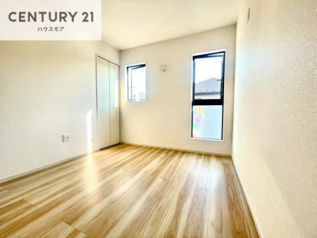 �m���@���邭���ʂ��̗ǂ������ł��B�u�V���v���v�Ƀf�U�C�����ꂽ�����B���R�x�������̂ŉƋ�⃌�C�A�E�g�ł��D�݂̋�Ԃ�n��グ���܂��B�����x�A���n�ɂĂ��m�F���������B