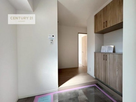 ���ց@�V���[�Y�{�b�N�X�t���Ȃ̂ŁA���ւ��Еt�����|�������₷���ł��I
�X�b�L���������ւŌ˂��J�����u�ԁA�������̂���S�n������Ԃ��o�}���Ă���܂��B
