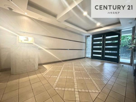 ���r�[�@�傫�ȑ����玩�R�����������ށA���邭�J���I�ȃ��r�[�B���邢���ɕ�܂ꂽ�S�n�悢��Ԃ��A�}���V�����̃G���g�����X���ʂ�܂��B
