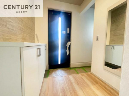 ���ց@�V���[�Y�{�b�N�X�t���Ȃ̂ŁA���ւ��Еt�����|�������₷���ł��I
�X�b�L���������ւŌ˂��J�����u�ԁA�������̂���S�n������Ԃ��o�}���Ă���܂��B