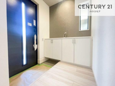 ���ց@�V���[�Y�{�b�N�X�t���Ȃ̂ŁA���ւ��Еt�����|�������₷���ł��I
�X�b�L���������ւŌ˂��J�����u�ԁA�������̂���S�n������Ԃ��o�}���Ă���܂��B