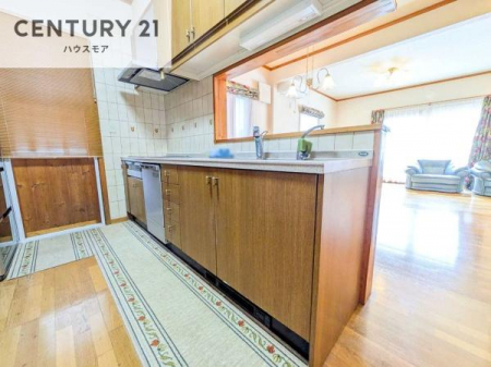 �L�b�`���@��Ƃ肠�钲���X�y�[�X�ō�Ƃ����₷�����K�ȃL�b�`���ł��I
���q�l�ƈꏏ�ɂ��َq������y���߂�L�X�X�y�[�X�ł��B�y�����������ԂɂȂ肻���ł��ˁI