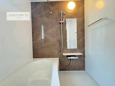 �����@�������������l�̕��͋C�̃o�X���[���́A�����o�Ă��ăo�X�^�C�����[���I
���d���撣���Ă��邲�J���ɂ��D�݂̍���̓����܂����āA�y����ł݂Ă͂������ł��傤���H