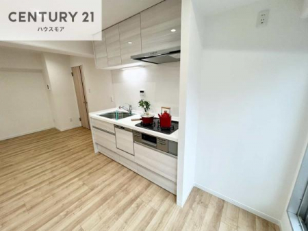 �L�b�`���@��Ƃ肠�钲���X�y�[�X�ō�Ƃ����₷�����K�ȃL�b�`���ł��I
���q�l�ƈꏏ�ɂ��َq������y���߂�L�X�X�y�[�X�ł��B�y�����������ԂɂȂ肻���ł��ˁI