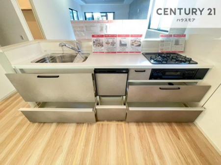 �L�b�`���@���[�X�y�[�X���L�x�ŁA�����X�y�[�X���X�b�L���ƕЕt���Ђ�`�����p�ł��܂��I
���K�ɍ�Ƃ��ł��A�Ǝ��̌����A�b�v�I�����̗���������܂��I