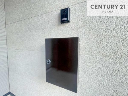 ���̑����n�@��z�{�b�N�X���������Ă��邽�߁A�s�ݎ��ł��ו��̎󂯎�肪�\�B
�Ĕz�B�̎�Ԃ��Ȃ��A�Z���������ł��X�g���X�Ȃ����p�ł��܂��B