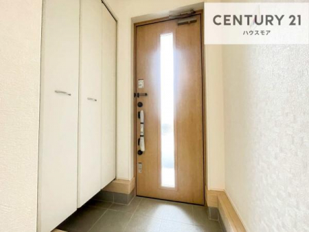���ց@�V���[�Y�{�b�N�X�t���Ȃ̂ŁA���ւ��Еt�����|�������₷���ł��I
�X�b�L���������ւŌ˂��J�����u�ԁA�������̂���S�n������Ԃ��o�}���Ă���܂��B
