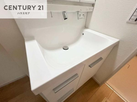 ���ʑ�E���ʏ��@�[�����ʑ�{�E���́A�������˂ɂ����̂ł�����ꂪ�y�X�I���������ۂĂ܂��I
�L���C�Ȑ��ʏ��Ŏ��������̃��`�x�[�V�������オ��܂��ˁI