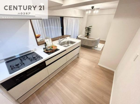 �L�b�`���@��l�C�̑Ζʎ��V�X�e���L�b�`�����̗p���Ă��܂��I���Ƒ��̃R�~���j�P�[�V���������R�Ƒ�����݌v�ł��B
���q�l�ɂ��ڂ��͂��̂Ŋ������ł��ˁI�L�X�g���ĉ��K�ō�Ƃ��i�݂܂��B