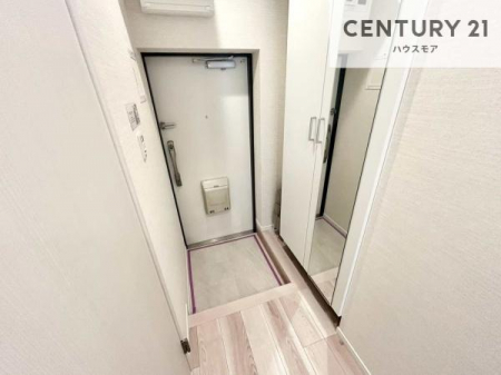 ���ց@�~���[�t���V���[�Y�{�b�N�X�t���ŁA���ւ��Еt�����|�������₷���ł��I
�X�b�L���������ւŌ˂��J�����u�ԁA�������̂���S�n������Ԃ��o�}���Ă���܂��B