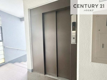 ���̑����p���@�G���x�[�^�[�����ŁA���X�̈ړ������K�B
�����̓��₨�ו��̑������ł��A�X���[�Y�ɂ��A��������܂��I