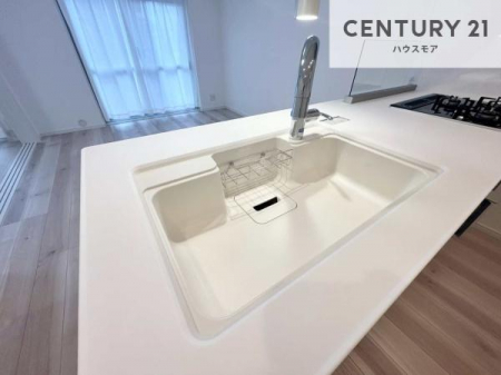 �L�b�`���@���C�h�ȃV���N�ł��ˁI�������˂ɂ������������₷���Ǝ����y�X�d�l�̃V�X�e���L�b�`���ł��I
�f�U�C�����Ƌ@�\�������˂��L�b�`���Ő�����������܂��ˁI