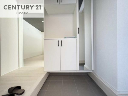 ���ց@�~���[�t���V���[�Y�{�b�N�X�t���ŁA���ւ��Еt�����|�������₷���ł��I
�X�b�L���������ւŌ˂��J�����u�ԁA�������̂���S�n������Ԃ��o�}���Ă���܂��B