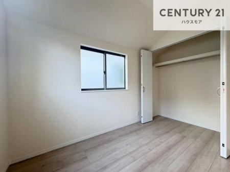 �q�������@���q���܂̋����Ƃ��Ă��������߂̗m���B�x�b�h��w�K���Ȃǂ�z�u���₷���A���q���܂����������̎��Ԃ��߂�����v���C�x�[�g��ԂƂ��Ă��g�����������܂��B
