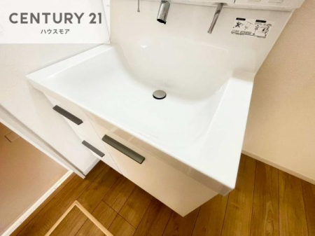 ���ʑ�E���ʏ��@�[�����ʑ�{�E���́A�������˂ɂ����̂ł�����ꂪ�y�X�I���������ۂĂ܂��I
�L���C�Ȑ��ʏ��Ŏ��������̃��`�x�[�V�������オ��܂��ˁI