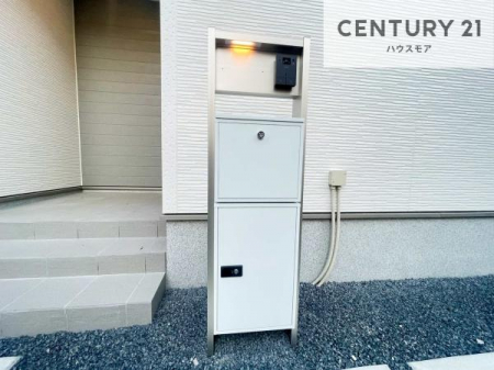 ���̑����n�@��z�{�b�N�X���������Ă��邽�߁A�s�ݎ��ł��ו��̎󂯎�肪�\�B
�Ĕz�B�̎�Ԃ��Ȃ��A�Z���������ł��X�g���X�Ȃ����p�ł��܂��B