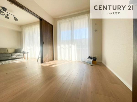 �Q���@�o���R�j�[�ɖʂ��Ă���m���ł��B���邭�����肪����A���C����������ł��܂��I���N���āA�O�ɏo�Ĕw�L�т����[�ċz�����ǂ������}������邱�Ƃ��ł��܂��B