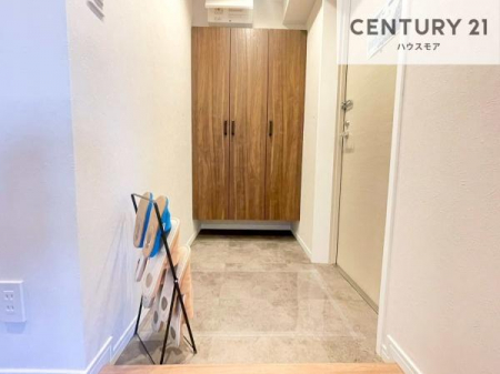 ���ց@�V���[�Y�{�b�N�X�t���Ȃ̂ŁA���ւ��Еt�����|�������₷���ł��I
�X�b�L���������ւŌ˂��J�����u�ԁA�������̂���S�n������Ԃ��o�}���Ă���܂��B