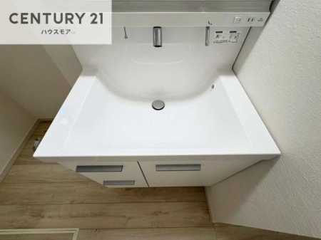 ���ʑ�E���ʏ��@�[�����ʑ�{�E���́A�������˂ɂ����̂ł�����ꂪ�y�X�I���������ۂĂ܂��I
�L���C�Ȑ��ʏ��Ŏ��������̃��`�x�[�V�������オ��܂��ˁI