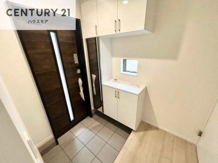 ���ց@�V���[�Y�{�b�N�X�t���Ȃ̂ŁA���ւ��Еt�����|�������₷���ł��I
�X�b�L���������ւŌ˂��J�����u�ԁA�������̂���S�n������Ԃ��o�}���Ă���܂��B
