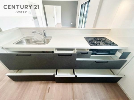 �L�b�`���@���[�X�y�[�X���L�x�ŁA�����X�y�[�X���X�b�L���ƕЕt���Ђ�`�����p�ł��܂��I
���K�ɍ�Ƃ��ł��A�Ǝ��̌����A�b�v�I�����̗���������܂��I