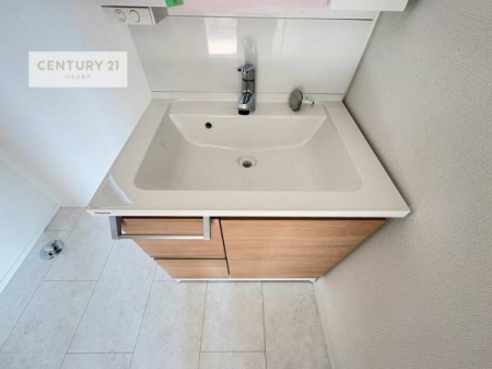 ���ʑ�E���ʏ��@�[�����ʑ�{�E���́A�������˂ɂ����̂ł�����ꂪ�y�X�I���������ۂĂ܂��I
�L���C�Ȑ��ʏ��Ŏ��������̃��`�x�[�V�������オ��܂��ˁI
