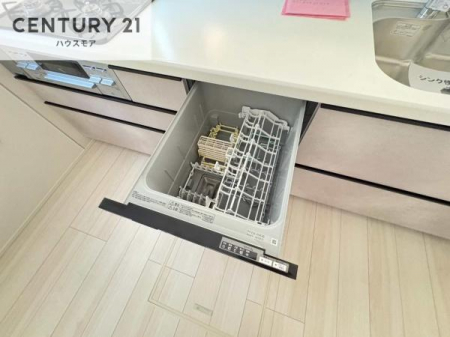 �L�b�`���@�H��@�t���̃L�b�`���ł��I�Z���������r��h�~�Ƃ��đ�ϊ��􂷂�֗��Ȏd�l�ł��I�r���g�C���Ȃ̂ŃL�b�`���̏ꏊ����炸�����X�y�[�X���L���g�����Ƃ��o���܂��I