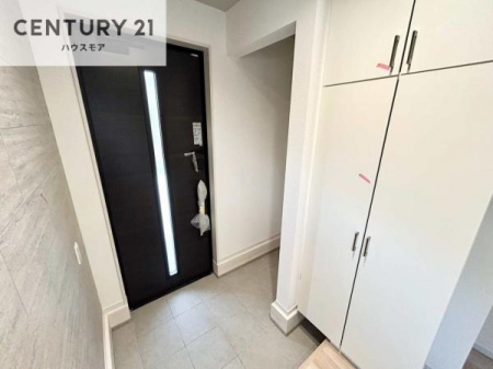 ���ց@�V���[�Y�{�b�N�X�t���Ȃ̂ŁA���ւ��Еt�����|�������₷���ł��I
�X�b�L���������ւŌ˂��J�����u�ԁA�������̂���S�n������Ԃ��o�}���Ă���܂��B