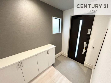 ���ց@�V���[�Y�{�b�N�X�t���Ȃ̂ŁA���ւ��Еt�����|�������₷���ł��I
�X�b�L���������ւŌ˂��J�����u�ԁA�������̂���S�n������Ԃ��o�}���Ă���܂��B