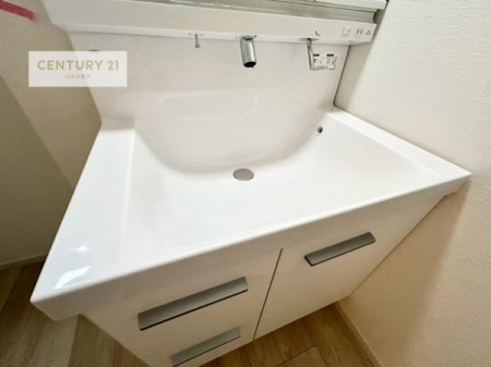 ���ʑ�E���ʏ��@�[�����ʑ�{�E���́A�������˂ɂ����̂ł�����ꂪ�y�X�I���������ۂĂ܂��I
�L���C�Ȑ��ʏ��Ŏ��������̃��`�x�[�V�������オ��܂��ˁI